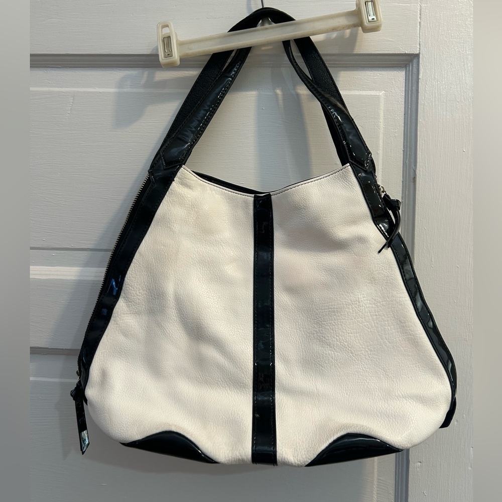 Beautiful handbag with unique details!
